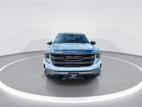 New 2026 GMC Sierra 1500 SLT image 3