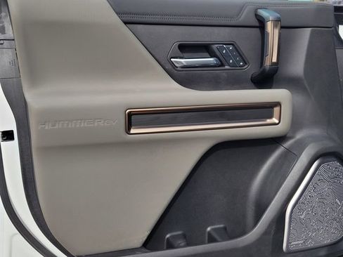 Certified 2025 GMC Hummer EV 2X AWD/4WD image 15