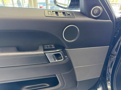 Used 2016 Land Rover Range Rover Sport Supercharged AWD/4WD image 10
