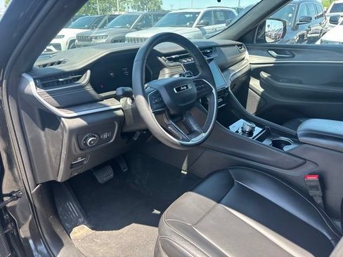 Used 2024 Jeep Grand Cherokee L Limited w/ Black Appearance Package AWD/4WD image 16