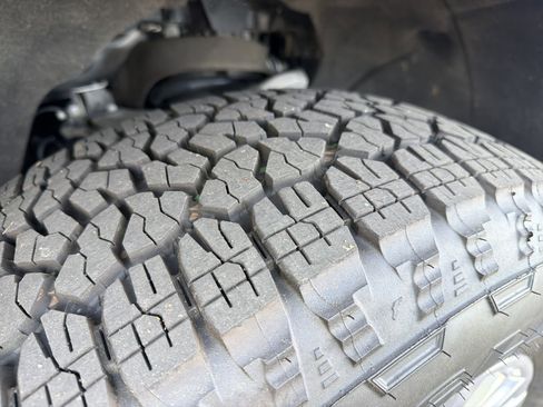 Used 2025 Chevrolet Silverado 1500 LT image 12