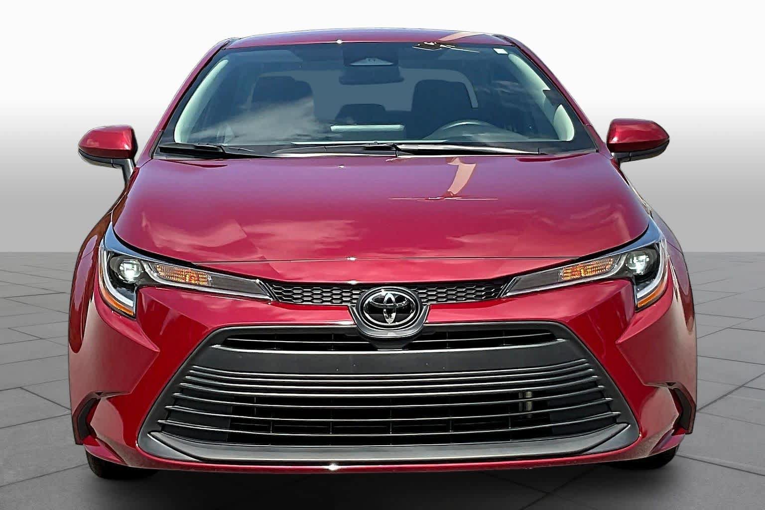 Used 2024 Toyota Corolla LE FWD image 4
