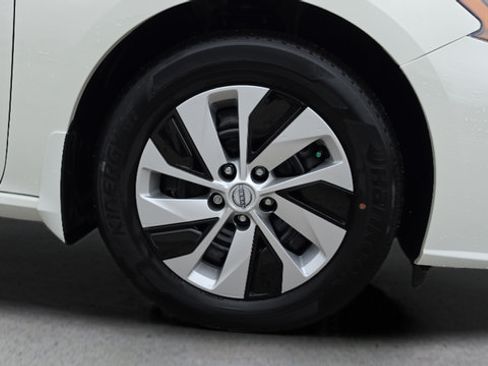 Certified 2025 Nissan Altima 2.5 S FWD image 38