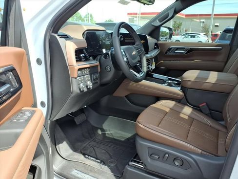 New 2026 Chevrolet Suburban High Country w/ Sun And Tow Package AWD/4WD image 9