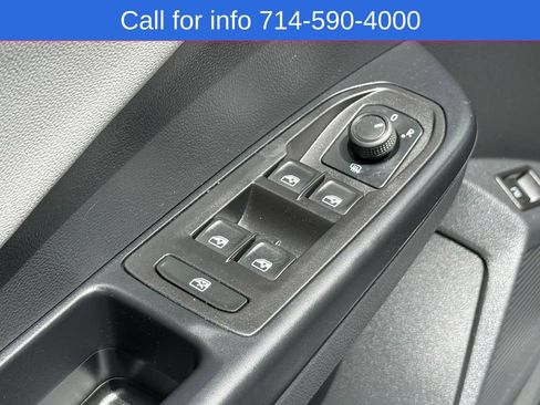 Used 2023 Volkswagen Taos SE FWD image 13