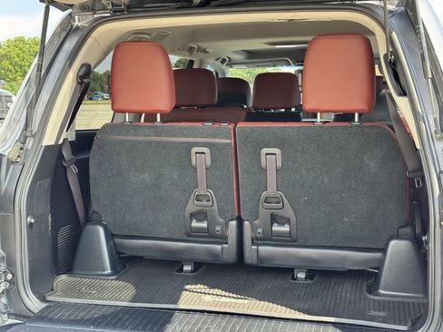 Used 2017 Lexus LX 570 4WD w/ Luxury Package image 37