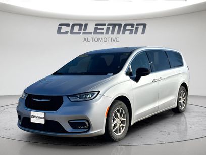 Used 2024 Chrysler Pacifica Touring-L