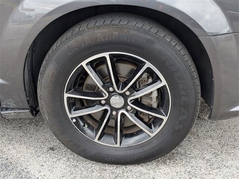 Used 2018 Dodge Grand Caravan GT image 10