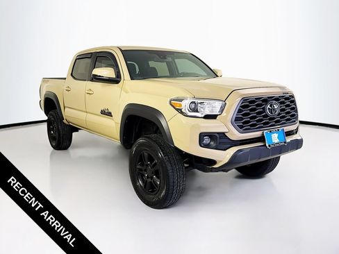 Used 2020 Toyota Tacoma TRD Off-Road AWD/4WD image 1