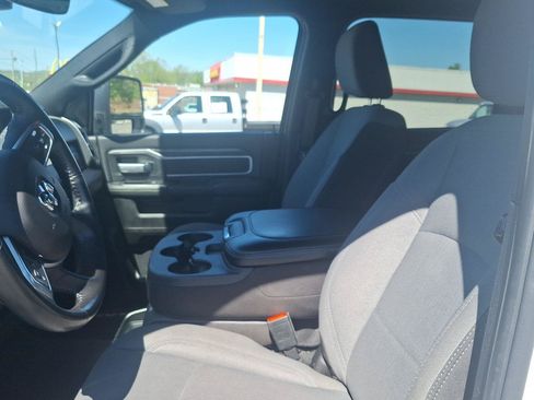 Used 2024 RAM 2500 Big Horn AWD/4WD image 12