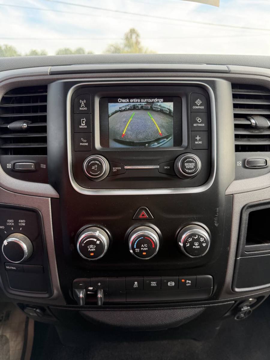 Used 2015 RAM 3500 Tradesman w/ Chrome Appearance Group AWD/4WD image 11