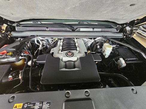 Used 2015 Cadillac Escalade ESV Premium image 50