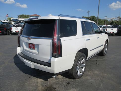 Certified 2019 Cadillac Escalade Premium Luxury AWD/4WD image 6