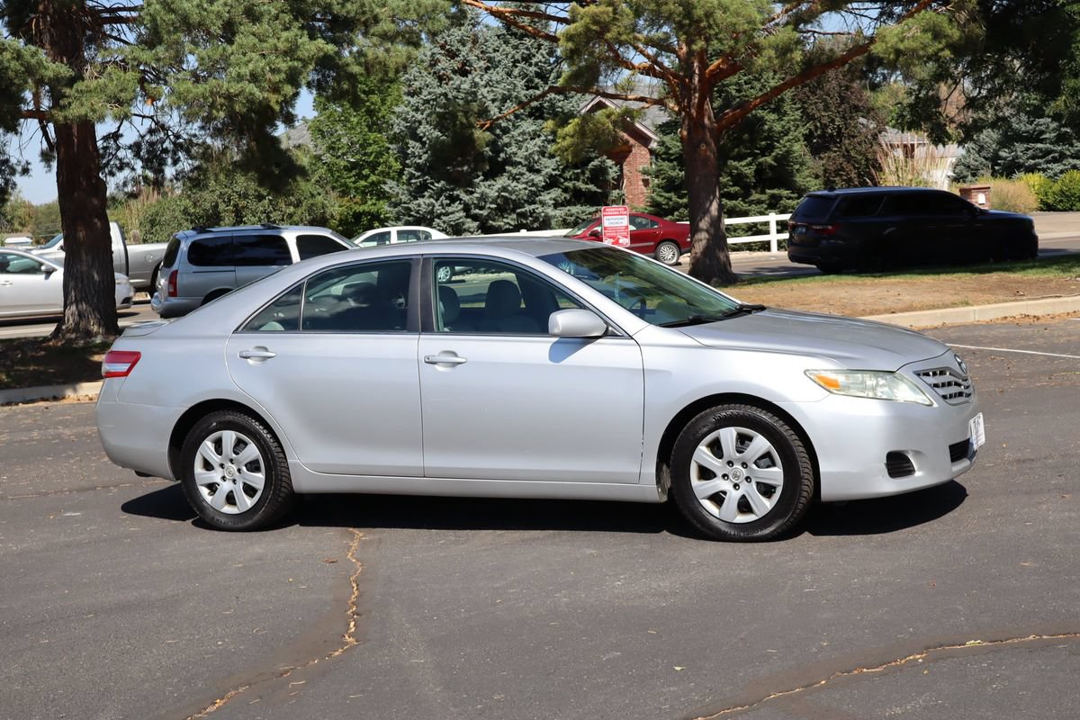 Used 2010 Toyota Camry FWD image 2