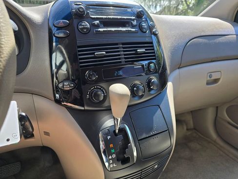 Used 2005 Toyota Sienna LE FWD image 19