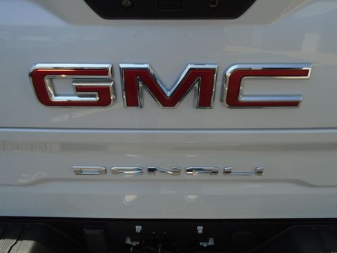 Used 2023 GMC Sierra 1500 Denali w/ Denali Reserve Package AWD/4WD image 42