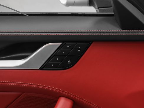 Certified 2024 Porsche 911 Carrera GTS RWD image 31