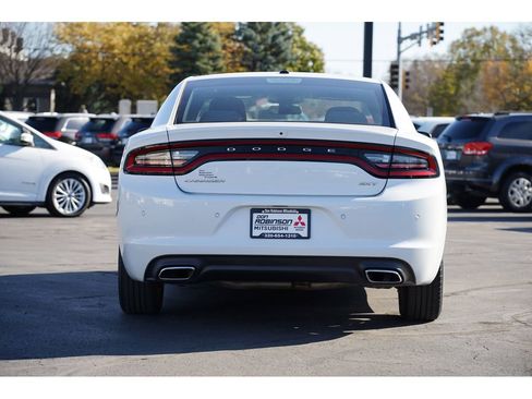 Used 2018 Dodge Charger SXT image 4