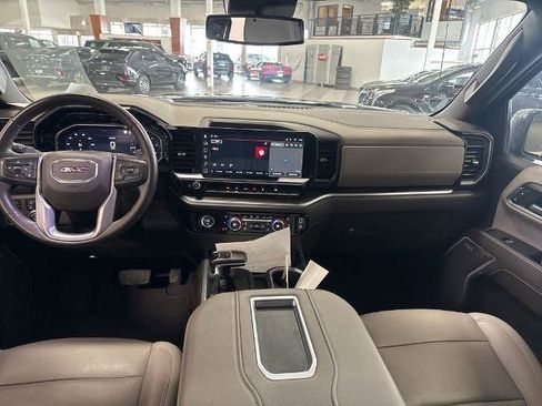 Used 2022 GMC Sierra 1500 SLT w/ SLT Convenience Package AWD/4WD image 14