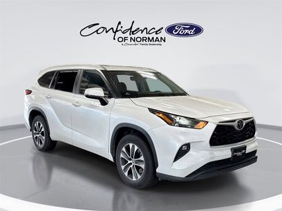 Used 2023 Toyota Highlander XLE