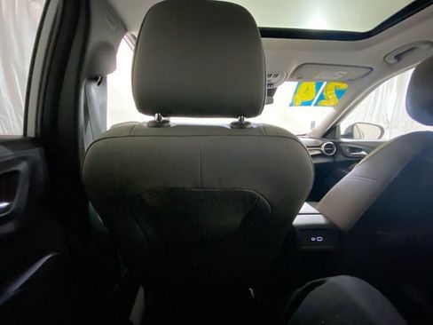 Used 2024 Chevrolet Trax ACTIV w/ Sunroof Package image 35