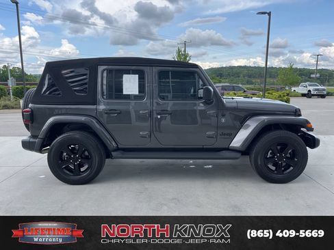 Used 2020 Jeep Wrangler Unlimited Sahara AWD/4WD image 20