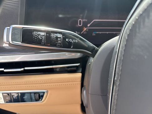 New 2025 Cadillac Escalade IQ Luxury 2 image 31