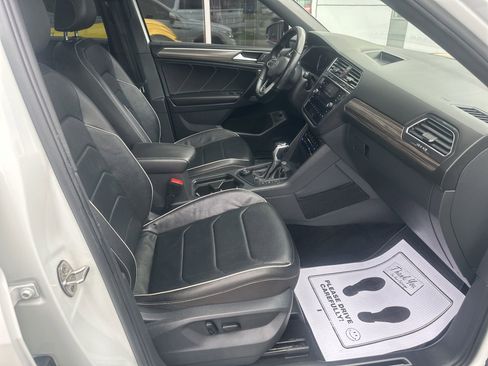 Used 2022 Volkswagen Tiguan SEL R-Line AWD/4WD image 8