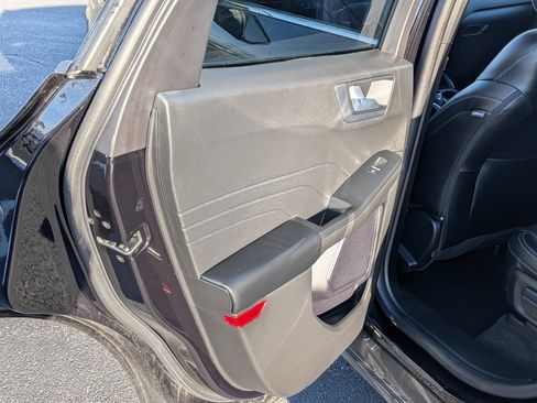 Used 2023 Ford Escape Platinum image 19