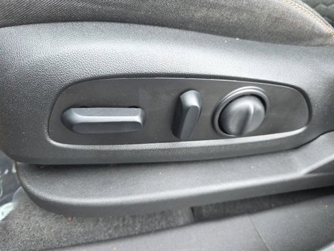 Used 2020 Chevrolet Equinox LT w/ LPO, Floor Liner Package image 6