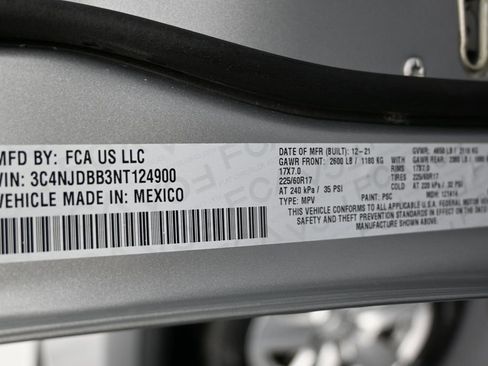 Used 2022 Jeep Compass Latitude image 40