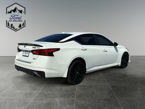 Used 2022 Nissan Altima 2.5 SR w/ Midnight Edition Package AWD/4WD image 5