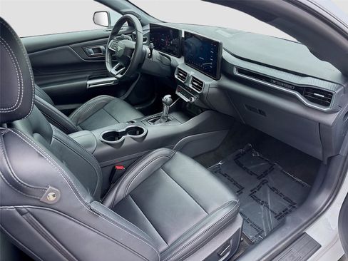 Used 2026 Ford Mustang Premium RWD image 30