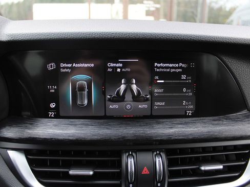 Used 2022 Alfa Romeo Stelvio Sprint image 14