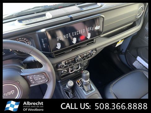 New 2025 Jeep Gladiator Sport image 23