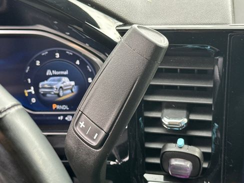 Used 2024 Chevrolet Silverado 1500 LT image 32