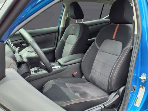 Used 2023 Nissan Sentra SR w/ Electronics Package image 3