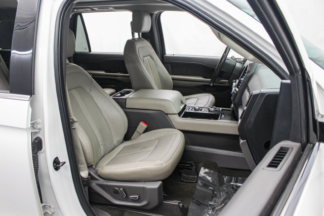 Used 2020 Ford Expedition Limited w/ Special Edition Package AWD/4WD image 24