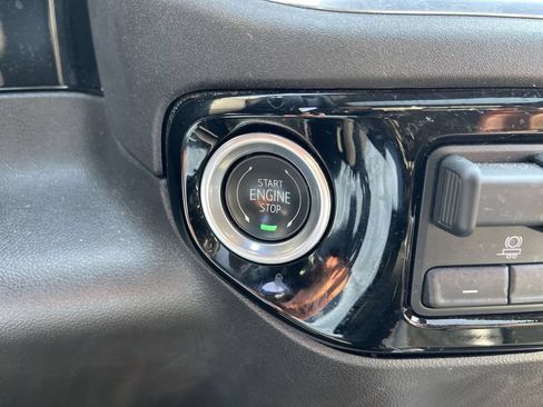Certified 2025 GMC Sierra 1500 Elevation w/ Elevation Premium Package AWD/4WD image 17