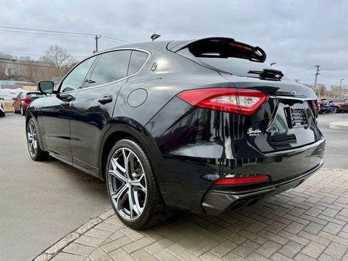 Used 2019 Maserati Levante Trofeo image 9