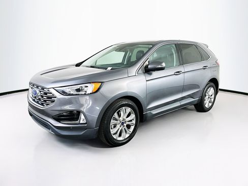 Used 2022 Ford Edge Titanium image 3
