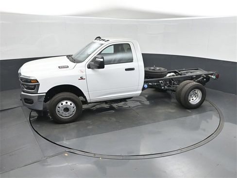 New 2026 RAM 3500 Tradesman w/ Chrome Appearance Group image 20