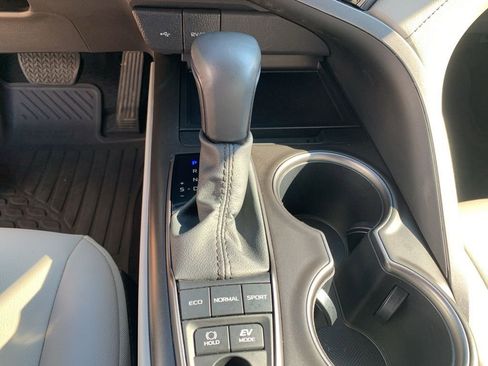 Used 2024 Toyota Camry SE image 23