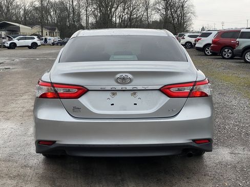 Used 2018 Toyota Camry LE image 6