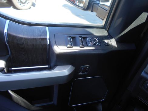 Used 2020 Ford F250 Lariat w/ Lariat Value Package image 23