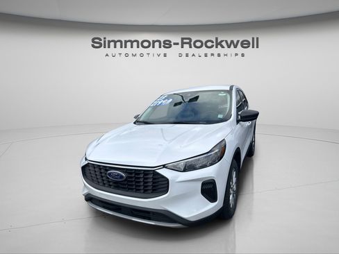 Used 2023 Ford Escape Active image 3