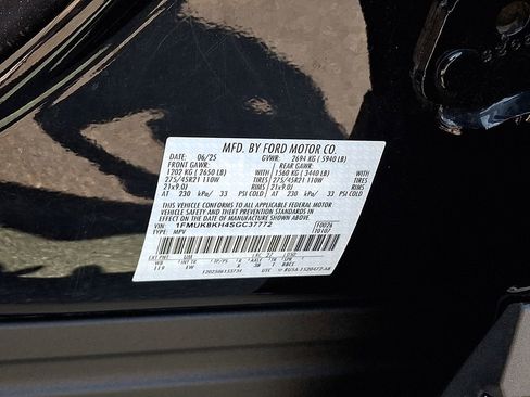 Used 2025 Ford Explorer ST-Line w/ Premium Package AWD/4WD image 28