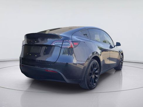 Used 2024 Tesla Model Y Long Range RWD image 5