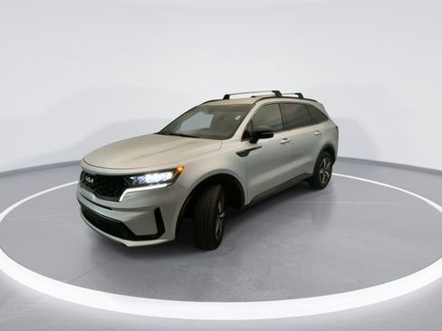 Used 2022 Kia Sorento S FWD image 8