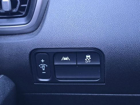 Used 2022 Kia Sorento LX image 19